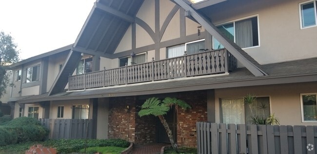 Building Photo - 15444 Vanowen St Rental