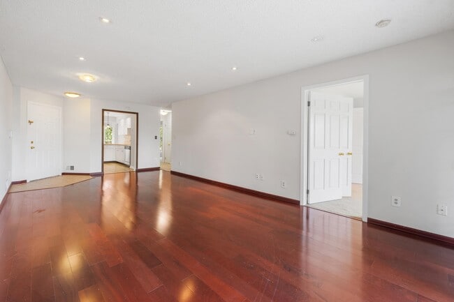 Building Photo - 59 Cherry St Rental