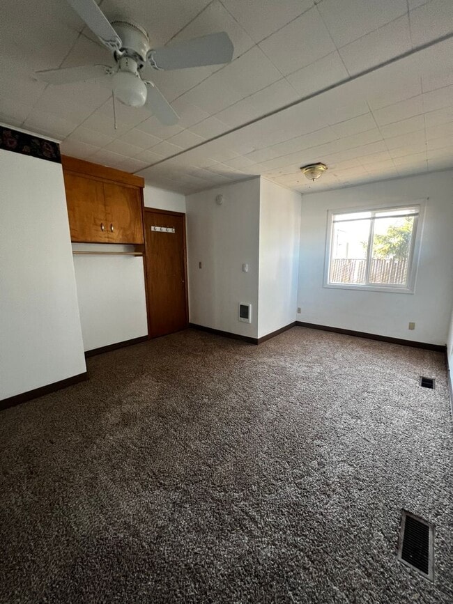 Photo - VMH-Vine Maple Triplex Unit 806-QU