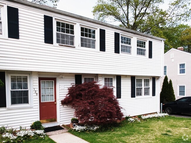 Building Photo - 129 Pennsylvania Ave Rental