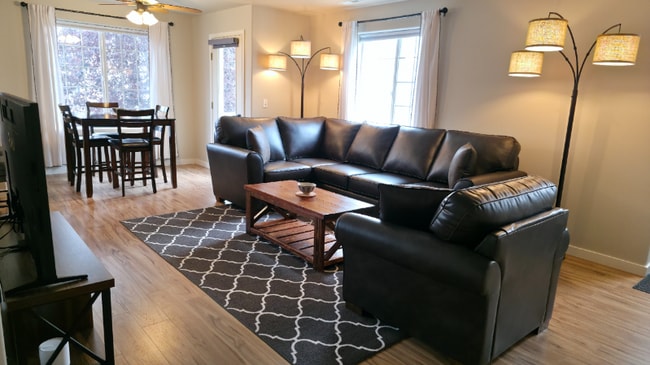 Building Photo - 3018 W Villard St Rental