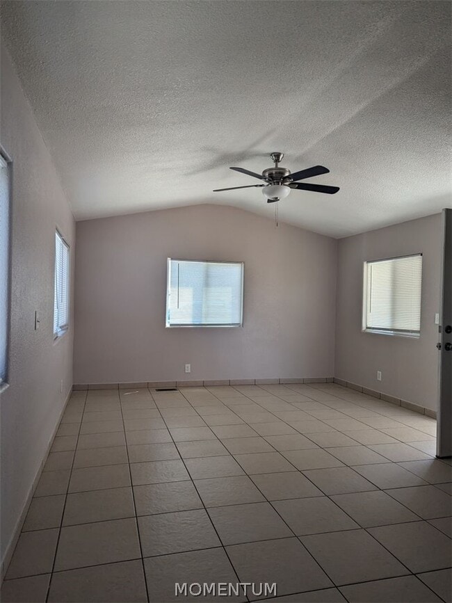Photo - 1825 Tejon Dr