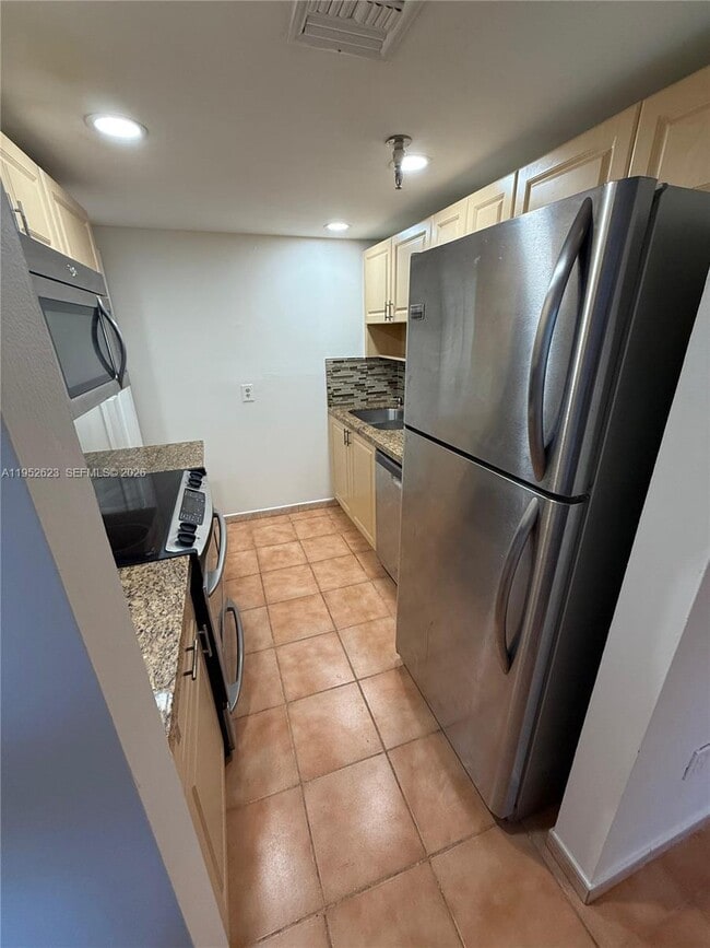 Photo - 10641 SW 108th Ave Unit 3I