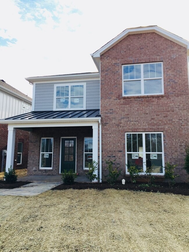 Building Photo - Beautiful 3 bedroom, 2.5 bath in South Nas... Rental