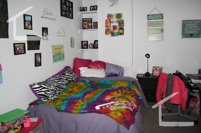 Photo - No Brokers Fee, Desirable Location Steps from NEU, Eat-in Kitchen Stainless Still appliances Good...