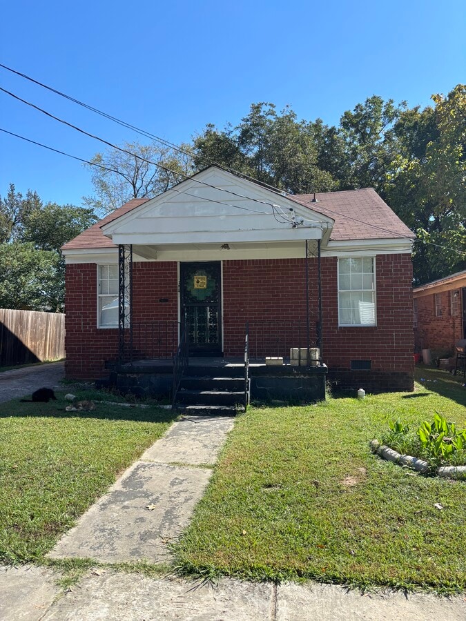 Photo - 1614 Oakwood Dr