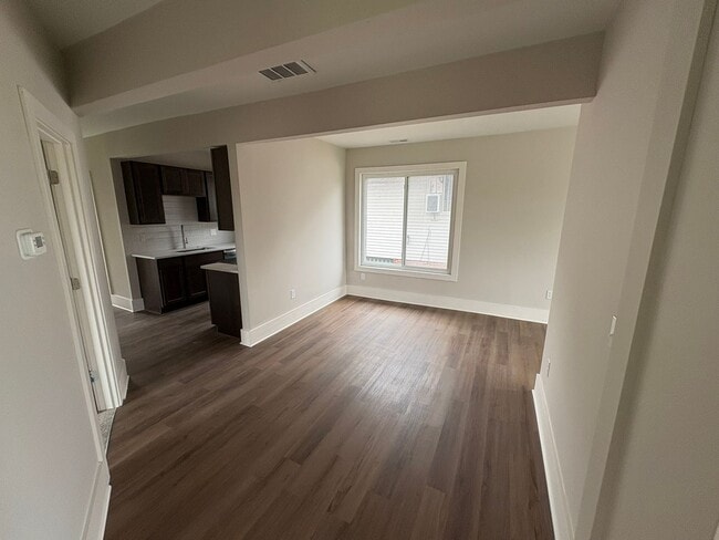 Photo - 7436 Oakland Ave Unit Upper