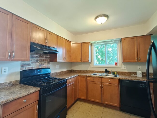 Photo - 210 Valley Rd