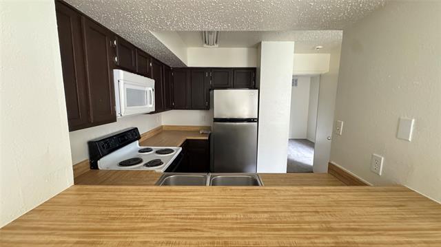 9833 Walnut St Unidad 201