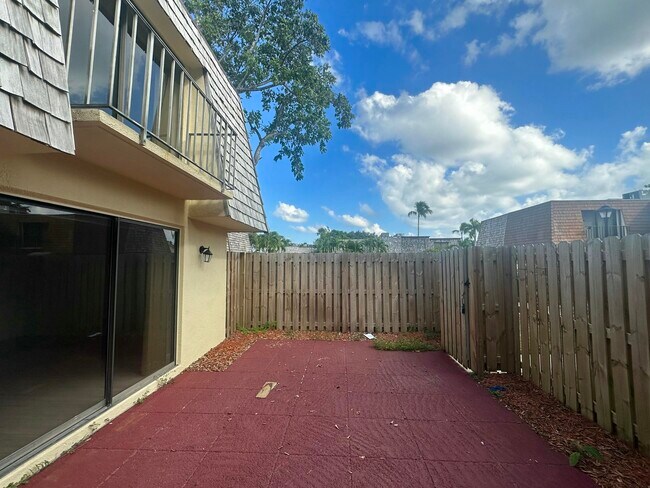 Photo - 282 Arabian Rd