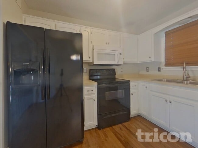 Photo - 327 Shenandoah Dr