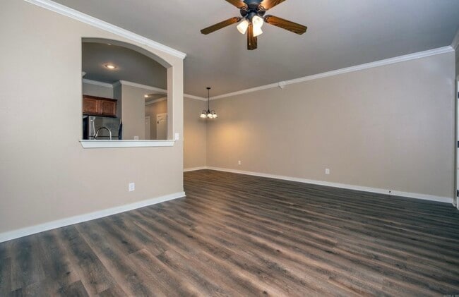 Photo - 102 Venezia Ln