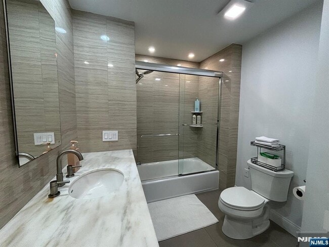 Building Photo - 20 Veterans Way