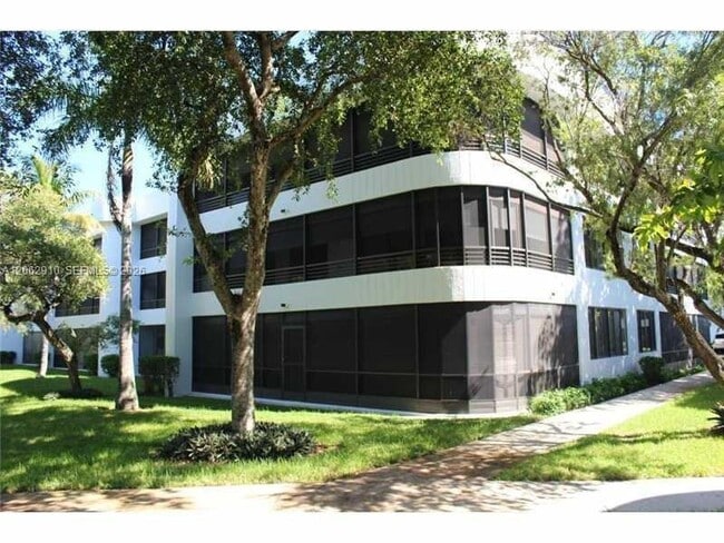 Building Photo - 1440 Sheridan St Unit 5F
