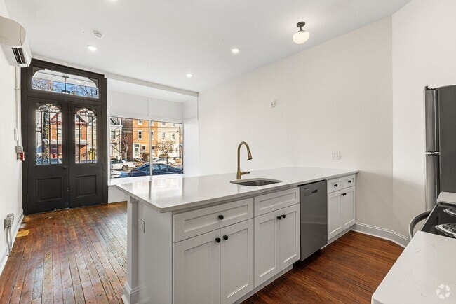 Building Photo - 3514 W Allegheny Ave Unit 1 - 1st floor Rental