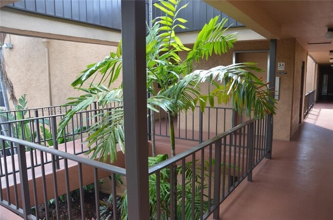 Photo - 8851 N New River Canal Rd Unidad 18E