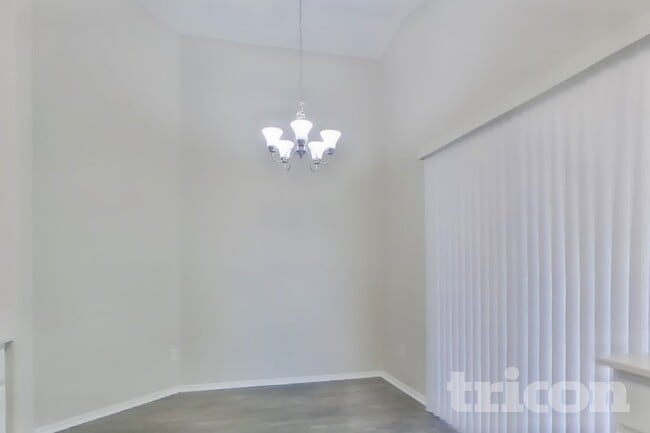 12429 W Larkspur Rd