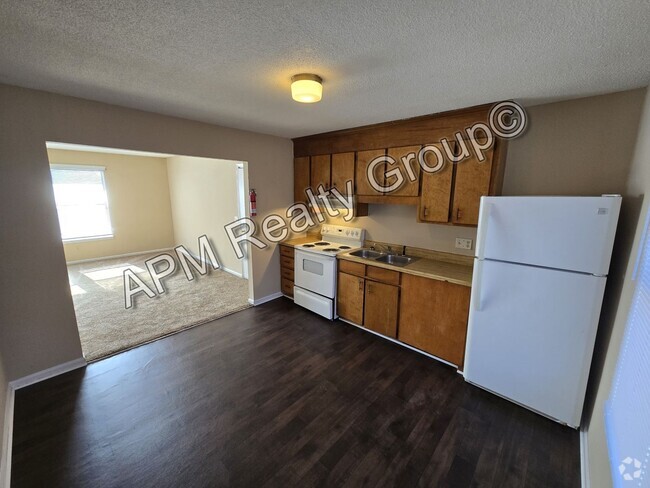 Building Photo - Upstairs two-bedroom apartment