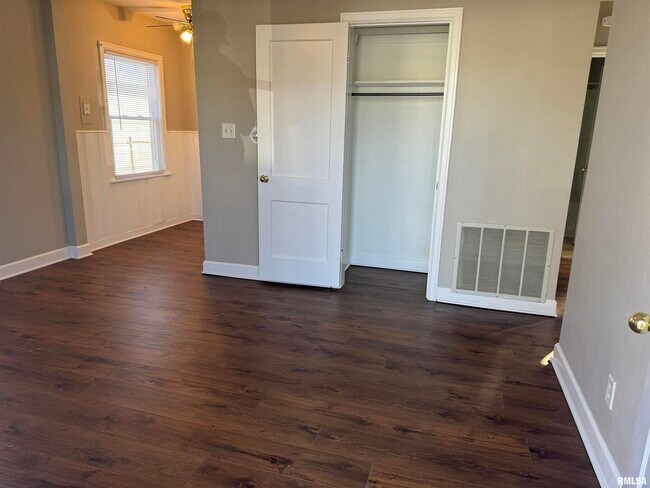 Photo - 3637 Johnson Ave