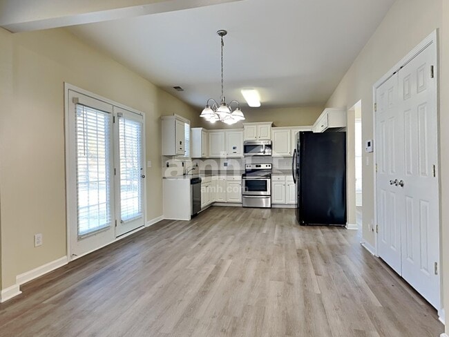 Photo - 6216 Roseway Ct