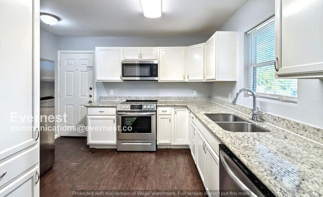 Photo - 2929 Sunbeam St