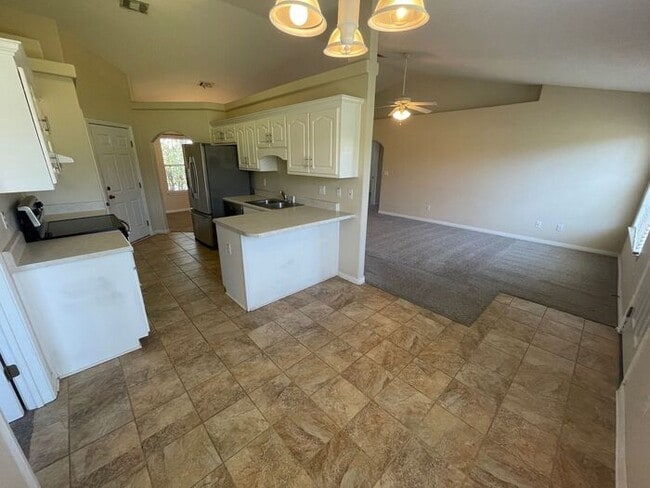 Photo - Navarre - 3 bedroom, 2 bathroom