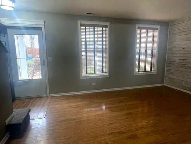 Photo - 939 Symphony Dr