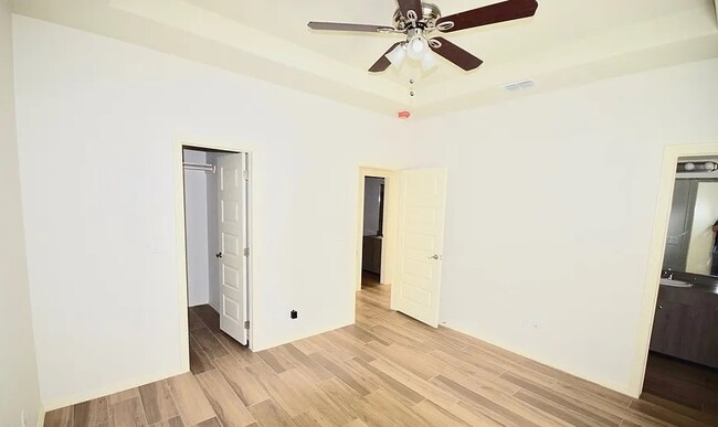 Photo - 3704 Hawthorne Ave Unit 1