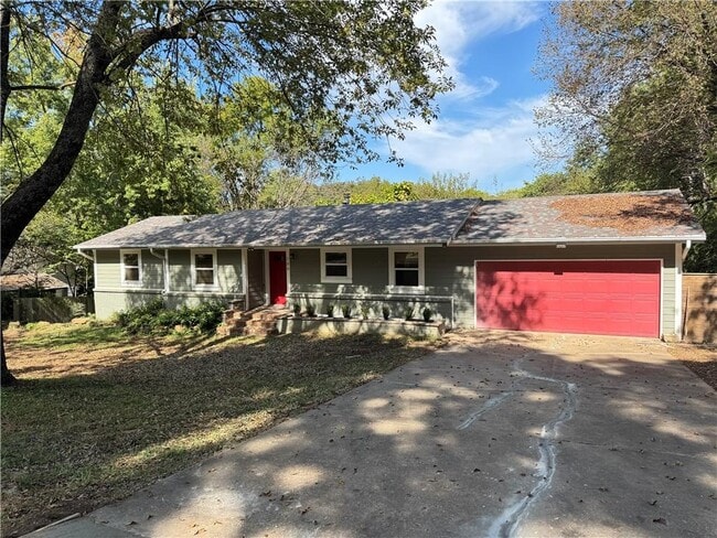 Photo - 700 E Edna St