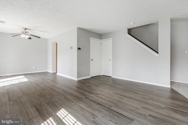 Photo - 3036 New Oak Ln