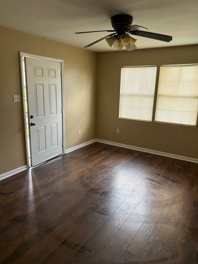 Photo - 5730 Cameron Blvd Unit A