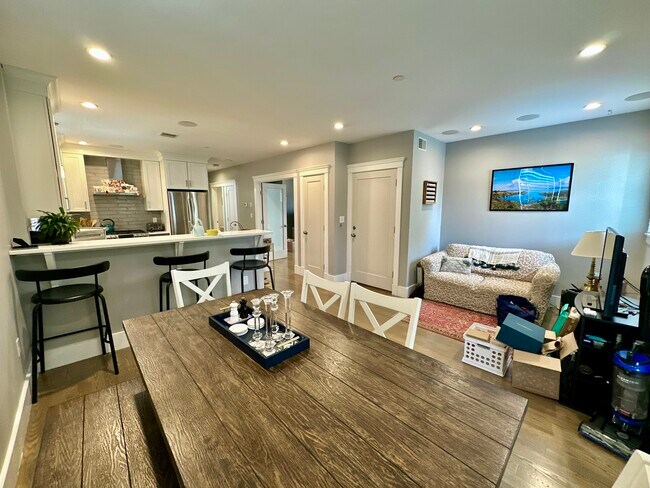 Building Photo - 88 Rossmore Rd Unit 3 Rental