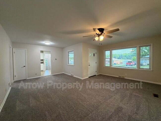 Photo - 5505 Sumner St
