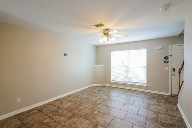 Photo - 8013 Logan Dr