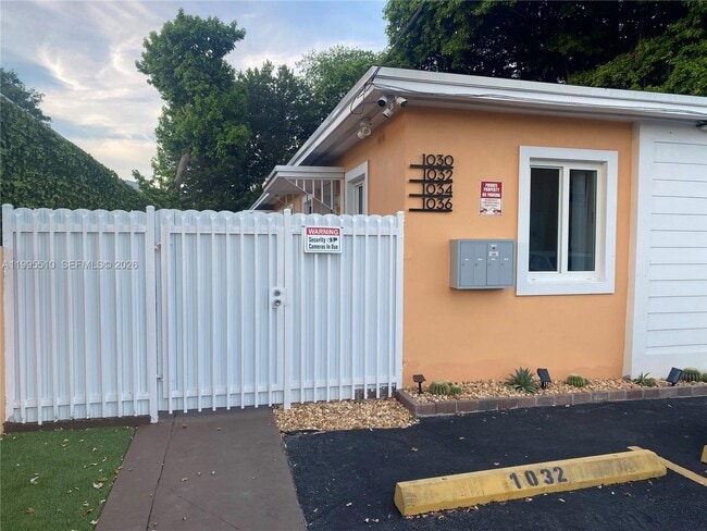 Building Photo - 1034 NW 2nd St Unit 1034