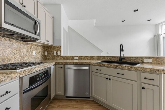 Photo - 7282 NE Stoneybrook St