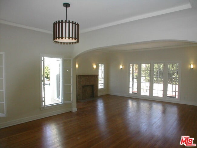 Photo - 803 S Detroit St