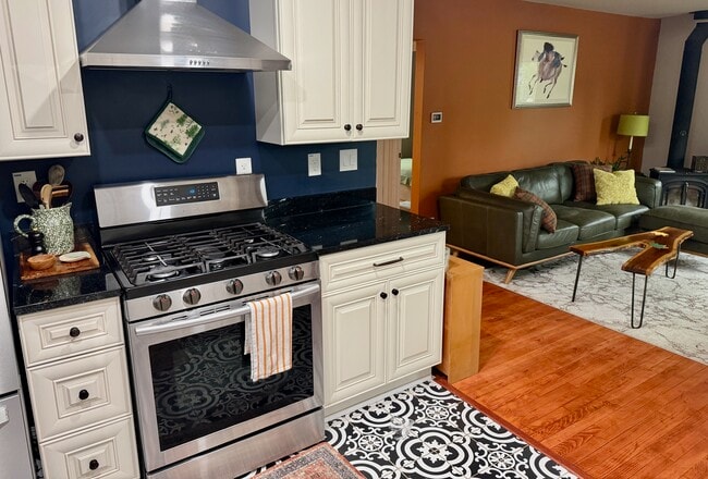 Photo - 72 Loaldo Dr