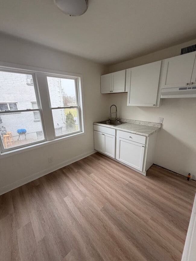 Photo - 1439 Nightingale Rd Unit #1