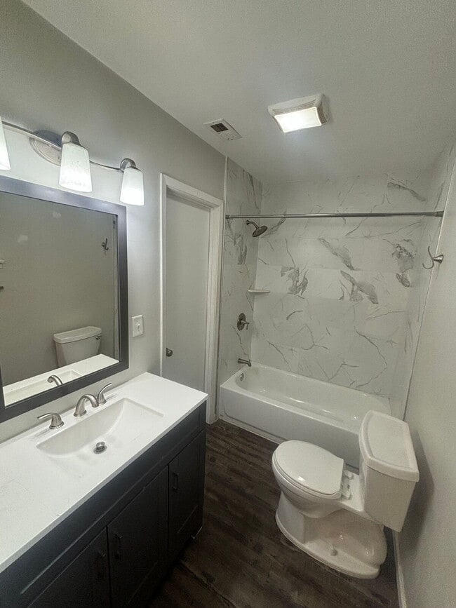 Photo - Spacious 3 Bedroom/2 Bath House! Great Location!