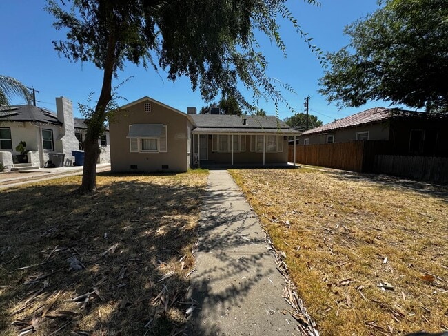 Photo - 1106 N Fruit Ave