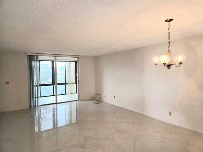 Photo - 7300 Lake Cir Dr Unit 401