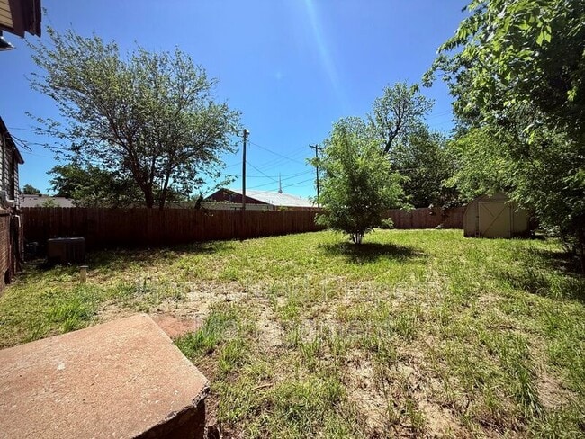 Photo - 1724 E Park Pl