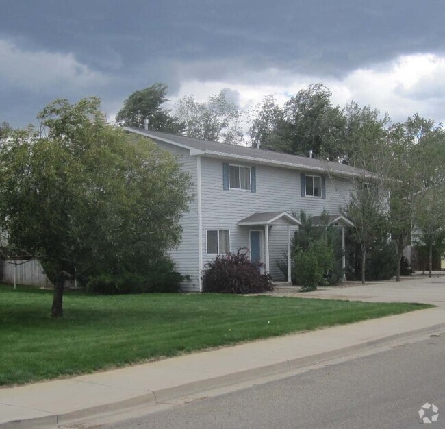 Building Photo - 610 S Cedar St Unit #2 Rental