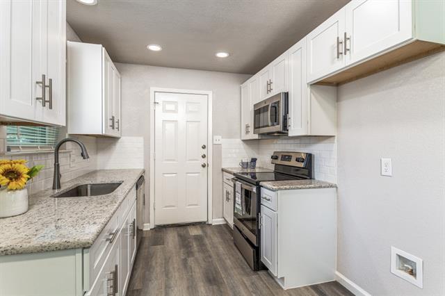 Photo - 6105 Jackie Terrace