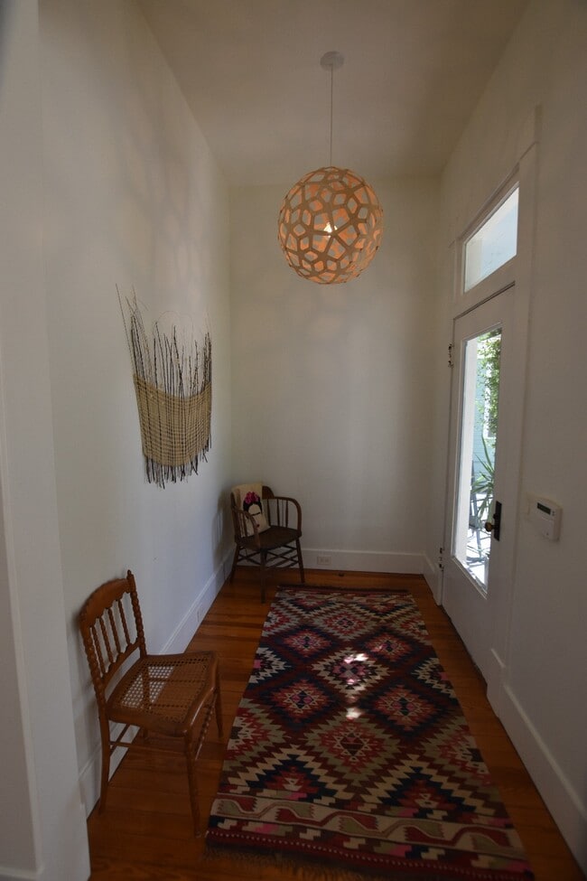 Photo - 302 Cedar St