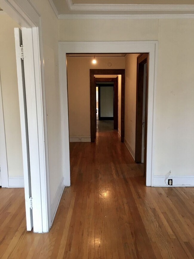 5752-58 N Winthrop Ave
