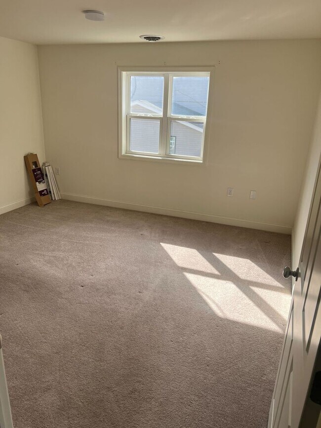 Photo - 1047 Broadway Unit 6