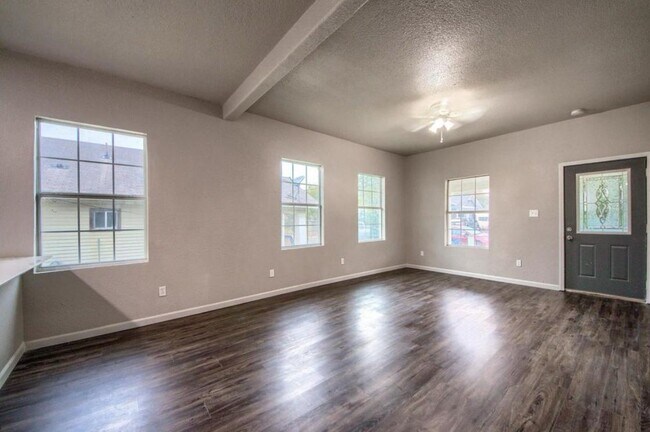 330 Princeton Ave