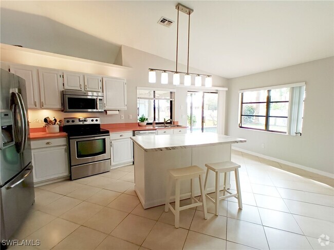 Building Photo - 230 SW 43rd St Rental